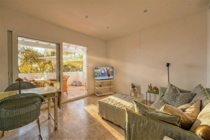 R5353651-Apartment-For-Sale-The-Golden-Mile-Top-Floor-Apartment-1-Beds-61-Built-2