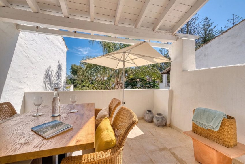 R5353651-Apartment-For-Sale-The-Golden-Mile-Top-Floor-Apartment-1-Beds-61-Built-3