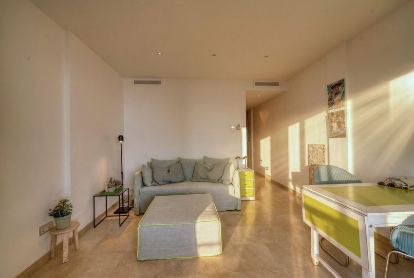 R5353651-Apartment-For-Sale-The-Golden-Mile-Top-Floor-Apartment-1-Beds-61-Built-7