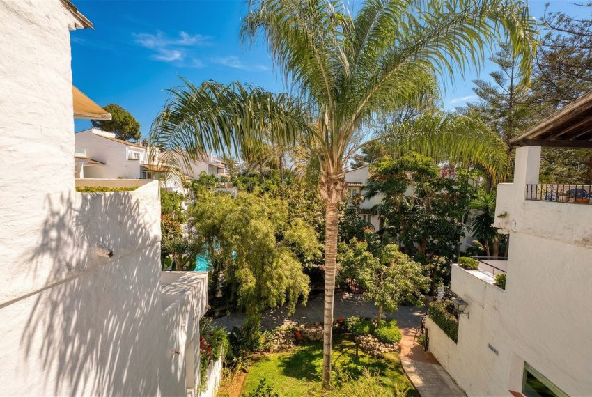 R5353651-Apartment-For-Sale-The-Golden-Mile-Top-Floor-Apartment-1-Beds-61-Built-8