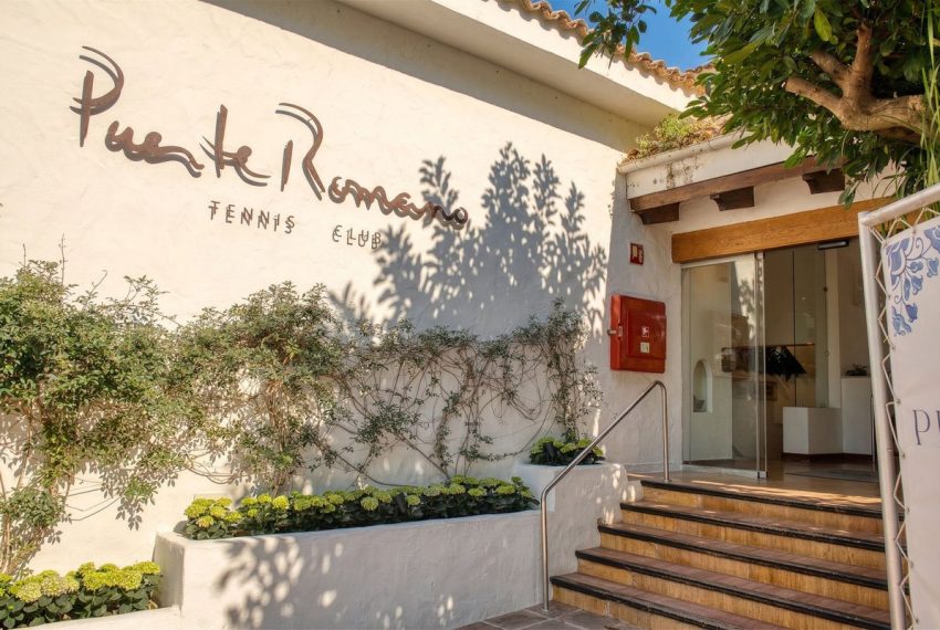 R5353651-Apartment-For-Sale-The-Golden-Mile-Top-Floor-Apartment-1-Beds-61-Built