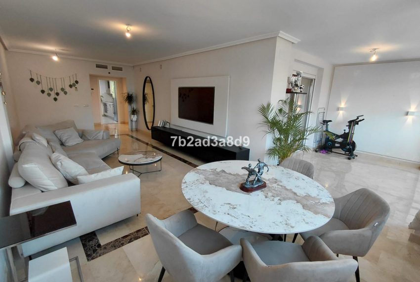 R5353675-Apartment-For-Sale-Nagueles-Middle-Floor-Apartment-2-Beds-120-Built