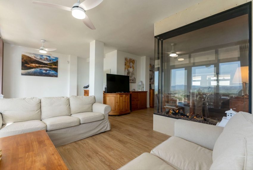R5354557-House-For-Sale-Coin-Detached-Villa-5-Beds-285-Built-4