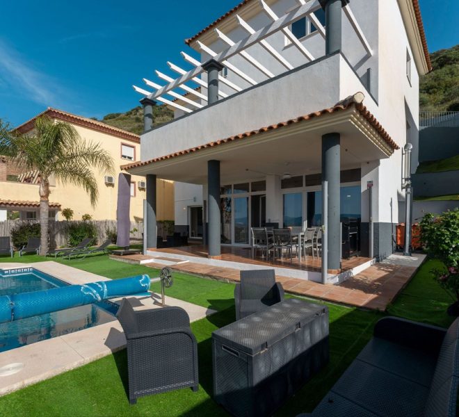 R5354557-Image 1-Detached Villa - 5 Beds - 285 Built
