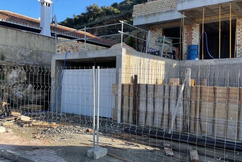 R5354578-House-For-Sale-Coin-Detached-Villa-3-Beds-205-Built-1