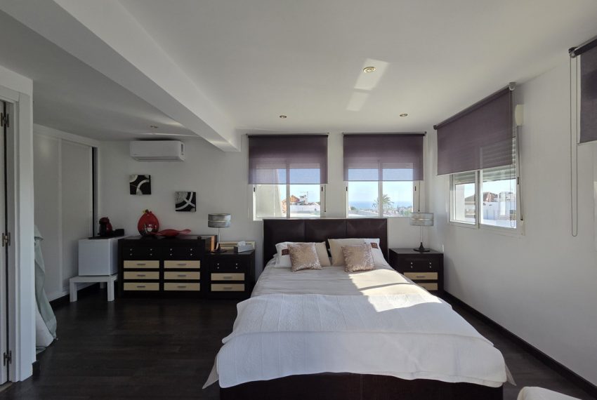 R5354653-House-For-Sale-Nagueles-Townhouse-4-Beds-181-Built-12