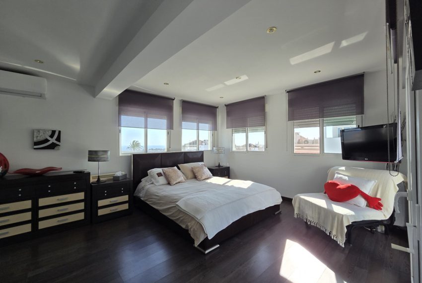 R5354653-House-For-Sale-Nagueles-Townhouse-4-Beds-181-Built-3