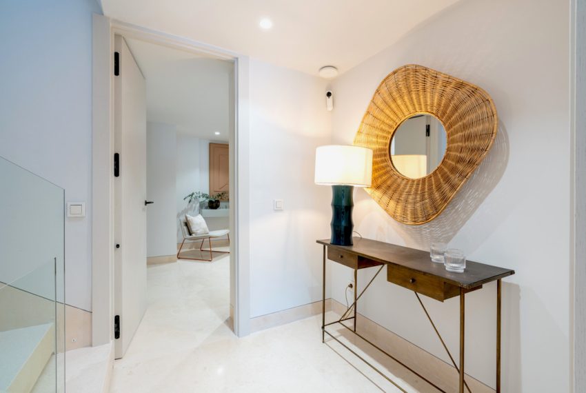 R5354806-House-For-Sale-The-Golden-Mile-Semi-Detached-House-5-Beds-220-Built-17