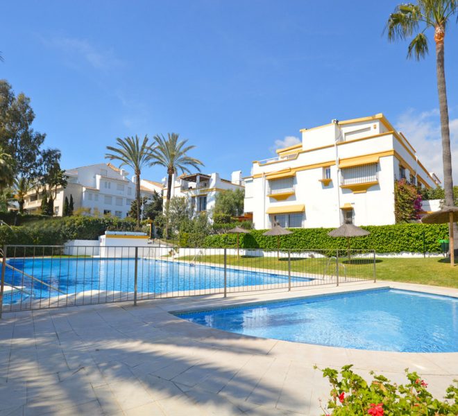 R5354806-Image 1-Semi-Detached House - 5 Beds - 220 Built