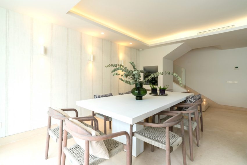 R5354806-House-For-Sale-The-Golden-Mile-Semi-Detached-House-5-Beds-220-Built-7