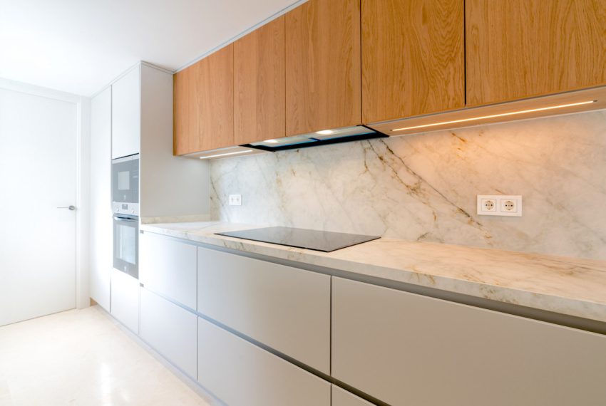 R5354806-House-For-Sale-The-Golden-Mile-Semi-Detached-House-5-Beds-220-Built-8