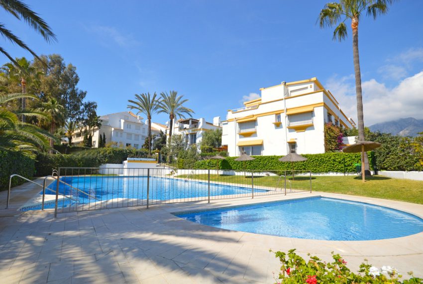 R5354806-House-For-Sale-The-Golden-Mile-Semi-Detached-House-5-Beds-220-Built