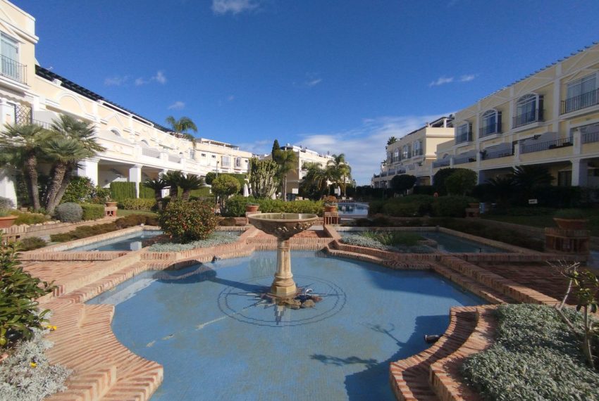 R5354917-Apartment-For-Sale-Aloha-Ground-Floor-Apartment-2-Beds-99-Built-3