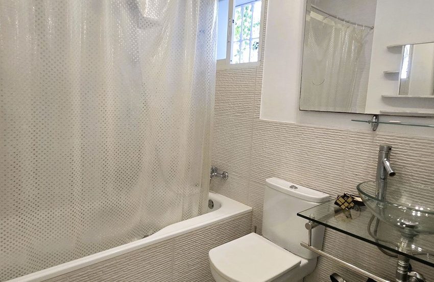 R5354938-House-For-Sale-Las-Chapas-Detached-Villa-3-Beds-137-Built-13