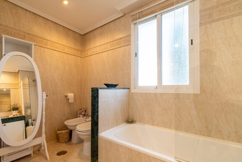 R5355067-Apartment-For-Sale-Estepona-Middle-Floor-Apartment-3-Beds-121-Built-5