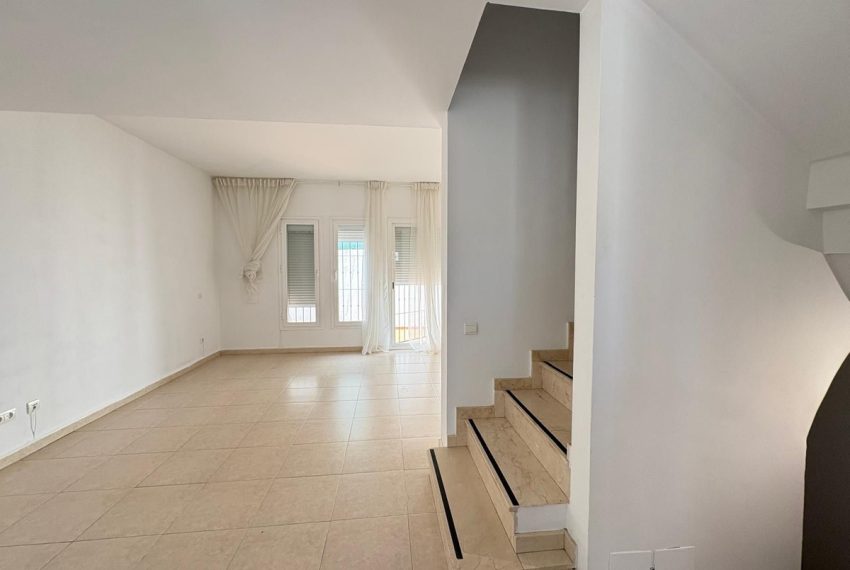 R5355109-House-For-Sale-Estepona-Townhouse-4-Beds-182-Built-3