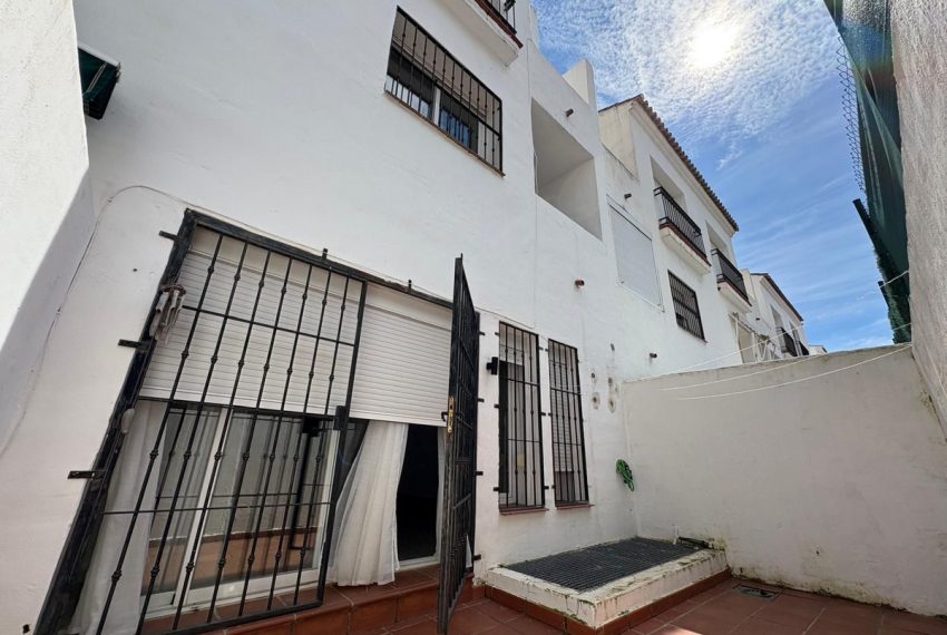 R5355109-House-For-Sale-Estepona-Townhouse-4-Beds-182-Built-4