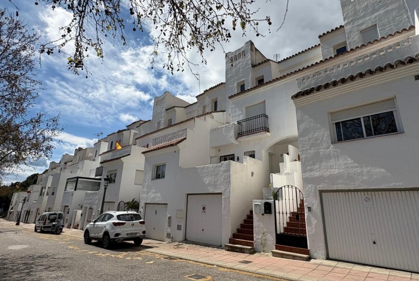 R5355109-House-For-Sale-Estepona-Townhouse-4-Beds-182-Built