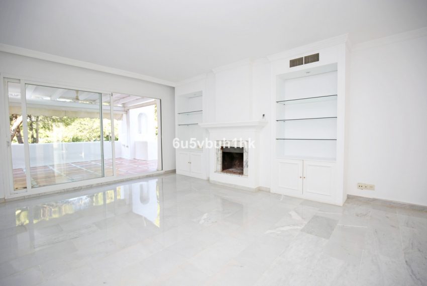 R3357841-Apartment-For-Sale-New-Golden-Mile-Penthouse-4-Beds-312-Built-15