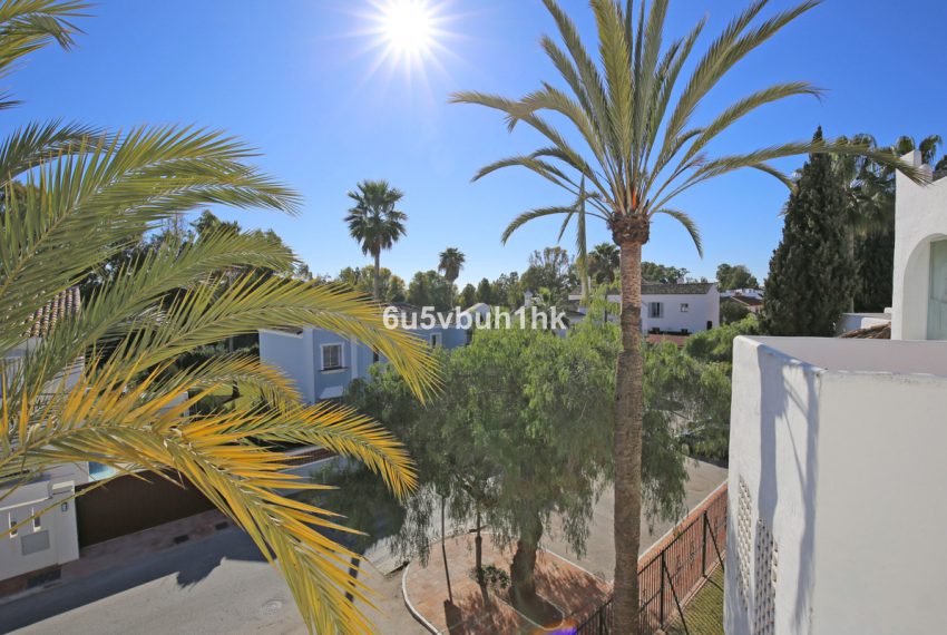 R3357841-Apartment-For-Sale-New-Golden-Mile-Penthouse-4-Beds-312-Built-17