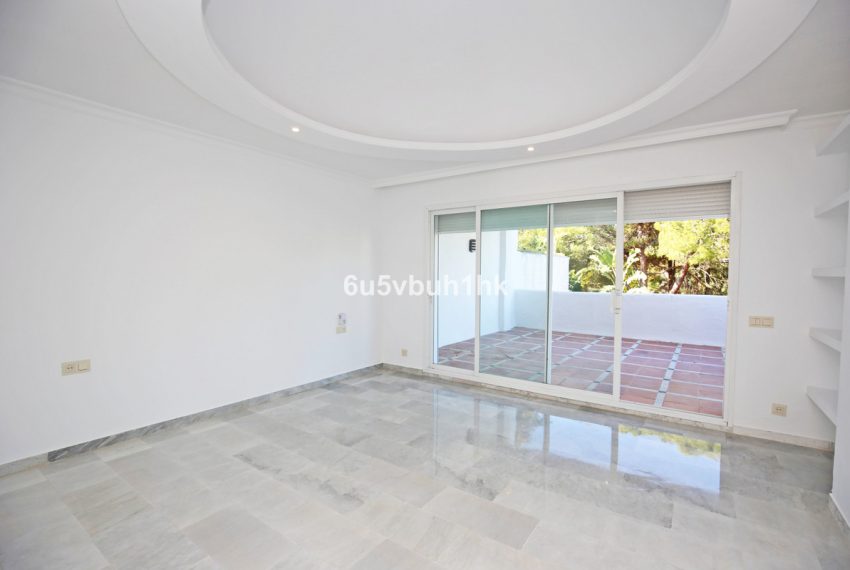 R3357841-Apartment-For-Sale-New-Golden-Mile-Penthouse-4-Beds-312-Built-5