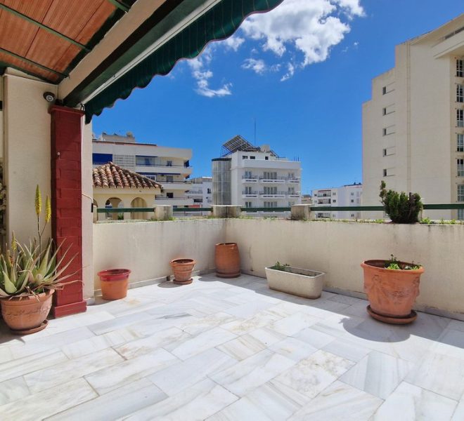 R4990942-Image 1-Penthouse - 4 Beds - 195 Built