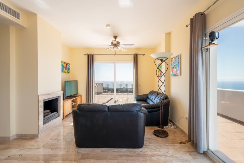 R5188114-Apartment-For-Sale-Calahonda-Penthouse-2-Beds-210-Built-1