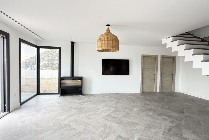 R5256418-House-For-Sale-Coin-Detached-Villa-4-Beds-527-Built-1
