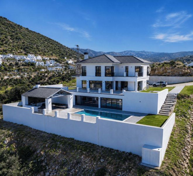 R5256418-Image 1-Detached Villa - 4 Beds - 527 Built