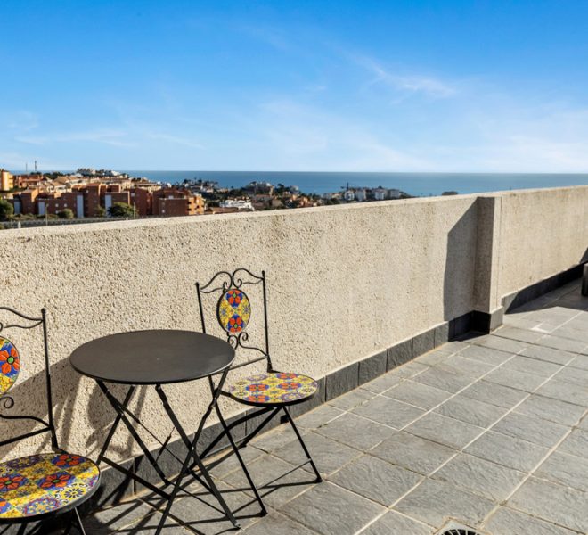 R5284252-Image 1-Penthouse - 2 Beds - 105 Built