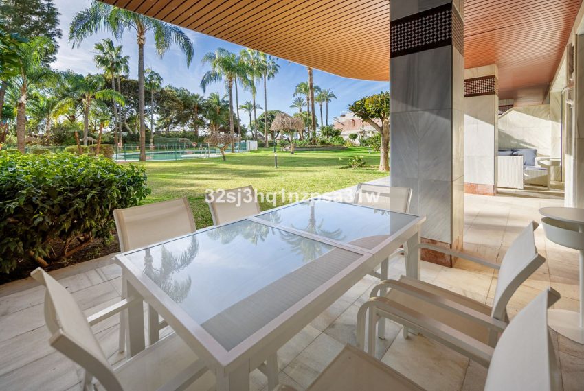 R5299852-Apartment-For-Sale-Marbella-Ground-Floor-Apartment-6-Beds-420-Built-1