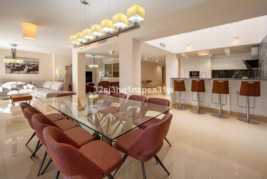 R5299852-Apartment-For-Sale-Marbella-Ground-Floor-Apartment-6-Beds-420-Built-3
