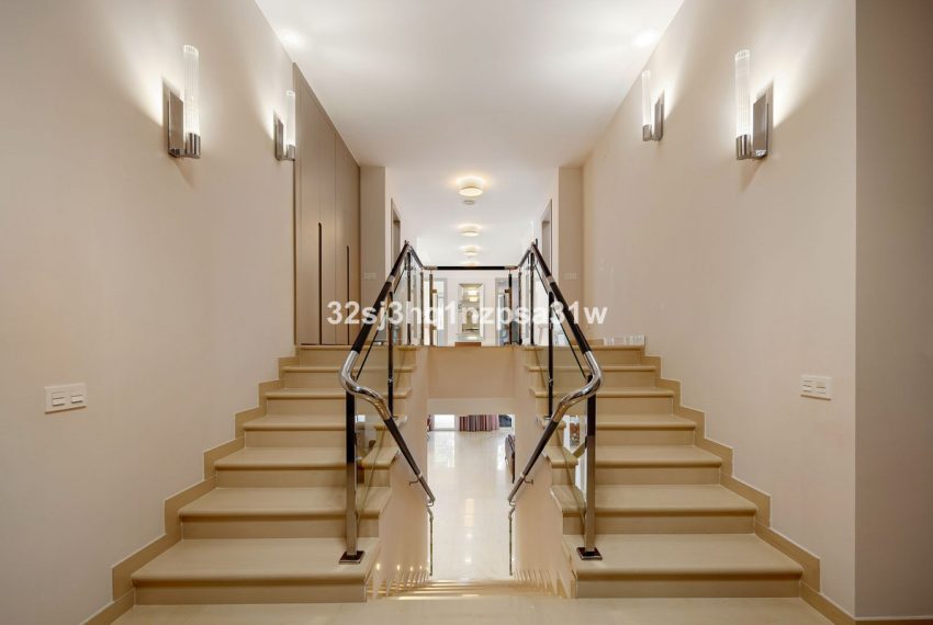 R5299852-Apartment-For-Sale-Marbella-Ground-Floor-Apartment-6-Beds-420-Built-8