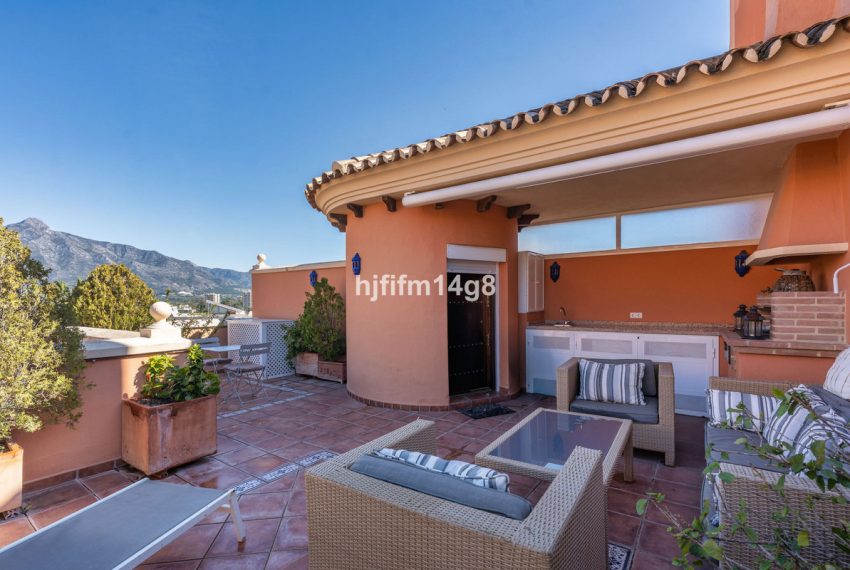 R5309341-Apartment-For-Sale-Nueva-Andalucia-Penthouse-3-Beds-232-Built