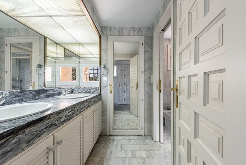 R5321065-Apartment-For-Sale-Marbella-Penthouse-2-Beds-156-Built-12