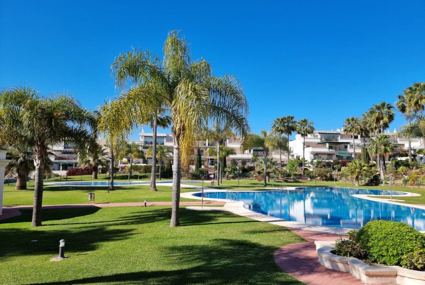 R5345995-Apartment-For-Sale-Nueva-Andalucia-Middle-Floor-Apartment-2-Beds-100-Built