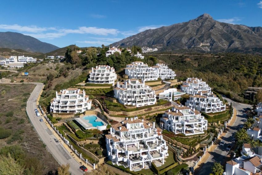 R5347582-Apartment-For-Sale-Aloha-Penthouse-Duplex-3-Beds-266-Built-1