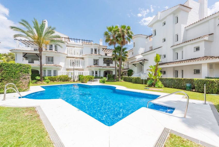 R5351053-Apartment-For-Sale-Nueva-Andalucia-Middle-Floor-Apartment-2-Beds-120-Built