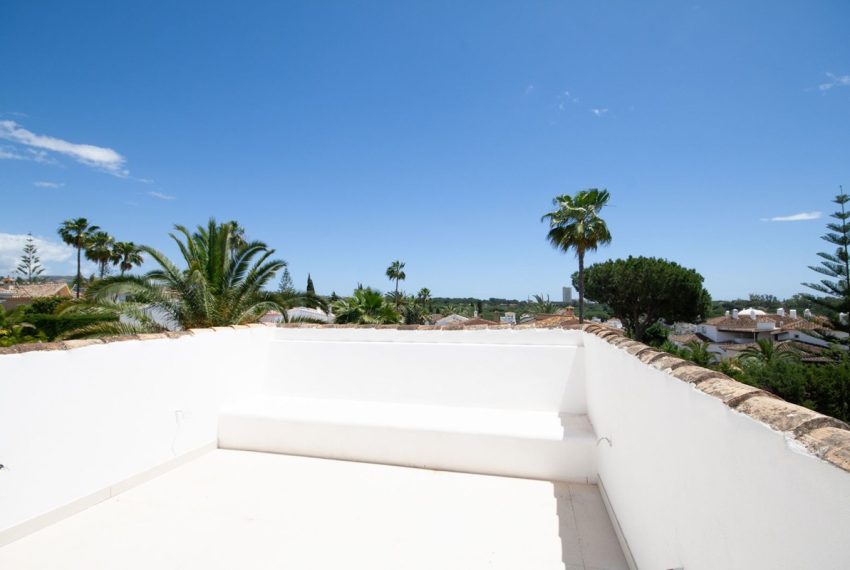 R5353399-House-For-Sale-Elviria-Detached-Villa-4-Beds-295-Built-16