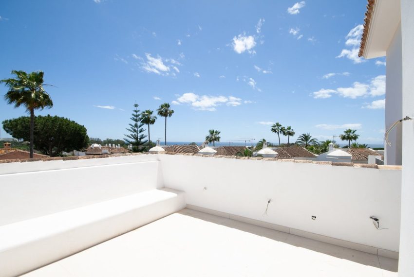R5353399-House-For-Sale-Elviria-Detached-Villa-4-Beds-295-Built-17