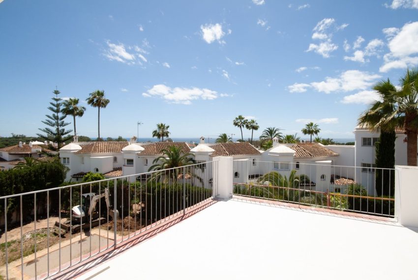 R5353399-House-For-Sale-Elviria-Detached-Villa-4-Beds-295-Built-18