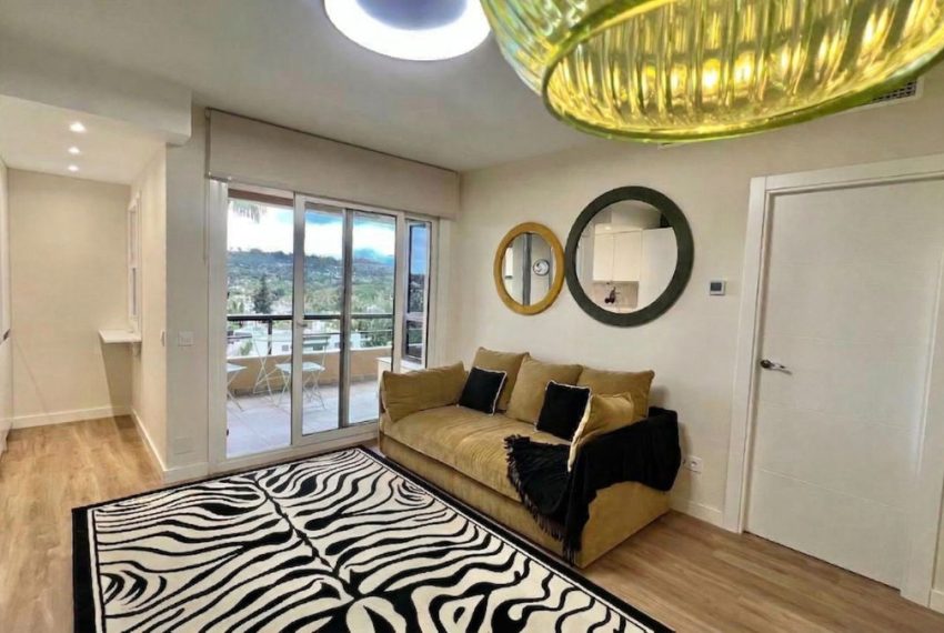 R5353585-Apartment-For-Sale-Nueva-Andalucia-Penthouse-1-Beds-45-Built-2