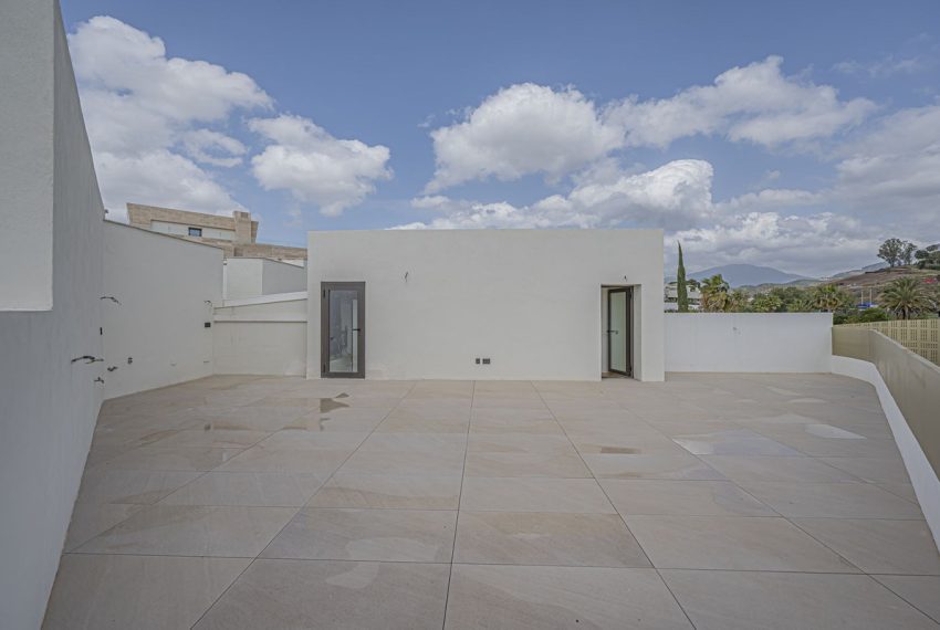 R5358430-Apartment-For-Sale-The-Golden-Mile-Ground-Floor-Apartment-1-Beds-87-Built-12