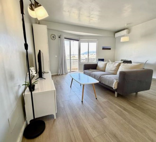 R5359300-Image 1-Middle Floor Apartment - 2 Beds - 77 Built