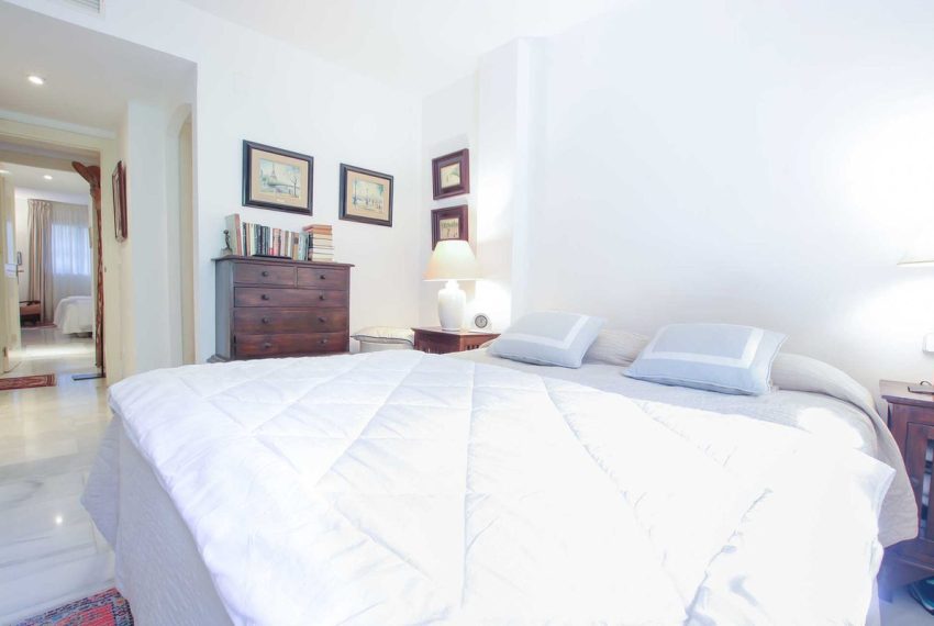 R5359369-Apartment-For-Sale-The-Golden-Mile-Ground-Floor-Apartment-2-Beds-112-Built-10
