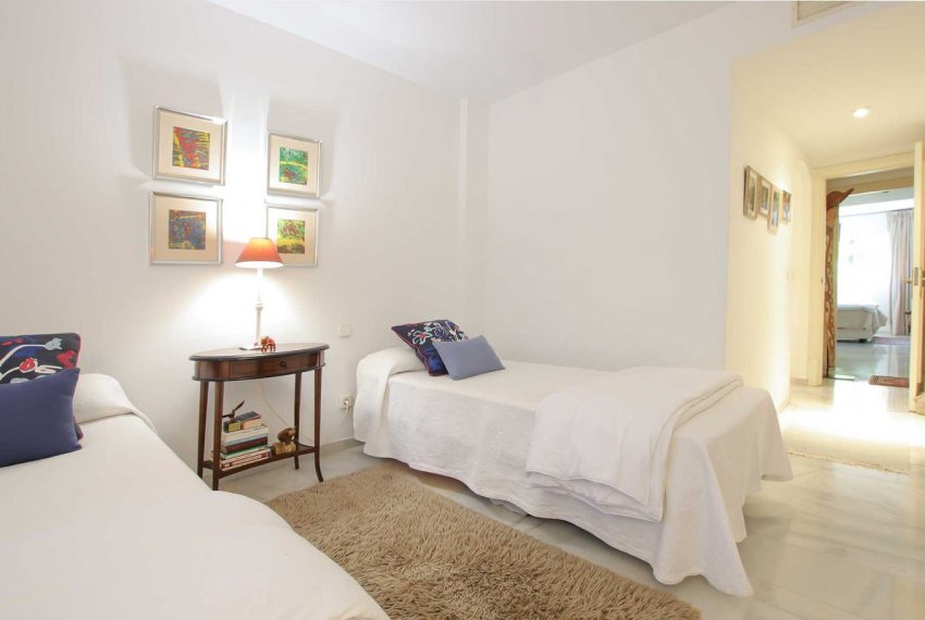 R5359369-Apartment-For-Sale-The-Golden-Mile-Ground-Floor-Apartment-2-Beds-112-Built-7