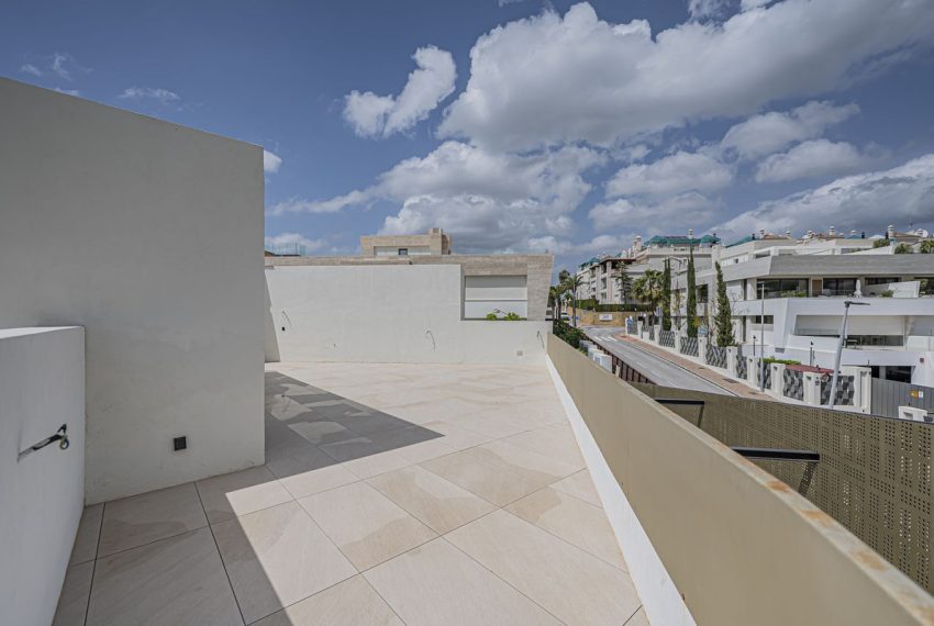 R5359459-Apartment-For-Sale-The-Golden-Mile-Ground-Floor-Apartment-1-Beds-90-Built-17
