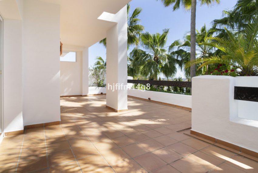 R5359756-Apartment-For-Sale-Nueva-Andalucia-Middle-Floor-Apartment-3-Beds-145-Built
