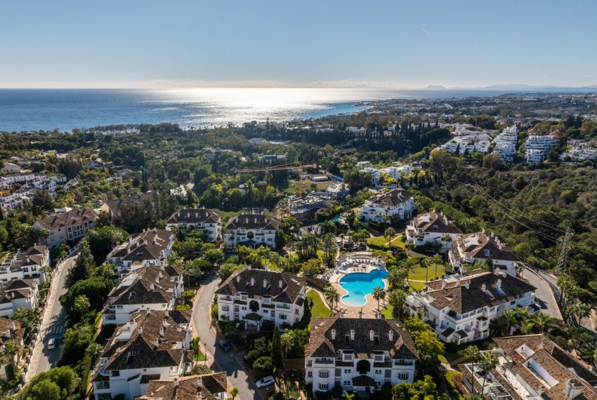 R5360812-Apartment-For-Sale-The-Golden-Mile-Middle-Floor-Apartment-4-Beds-169-Built-3