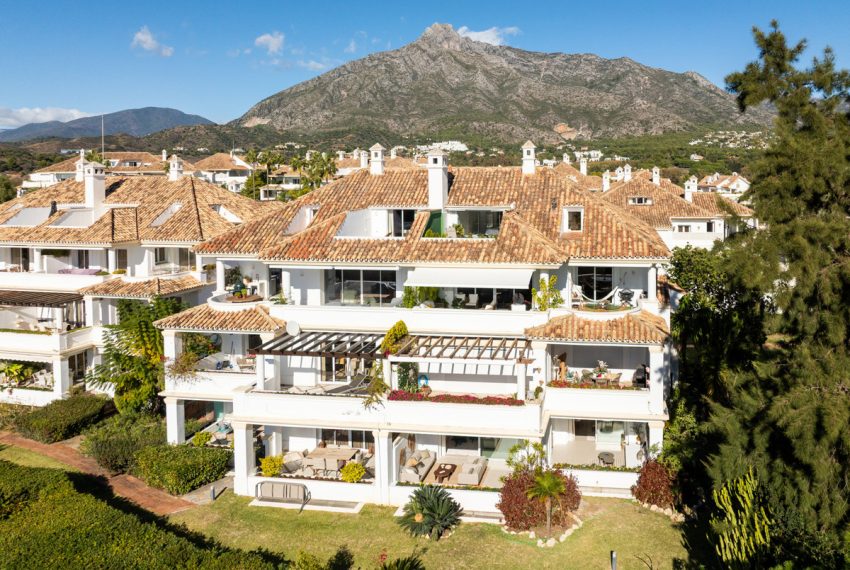 R5360812-Apartment-For-Sale-The-Golden-Mile-Middle-Floor-Apartment-4-Beds-169-Built